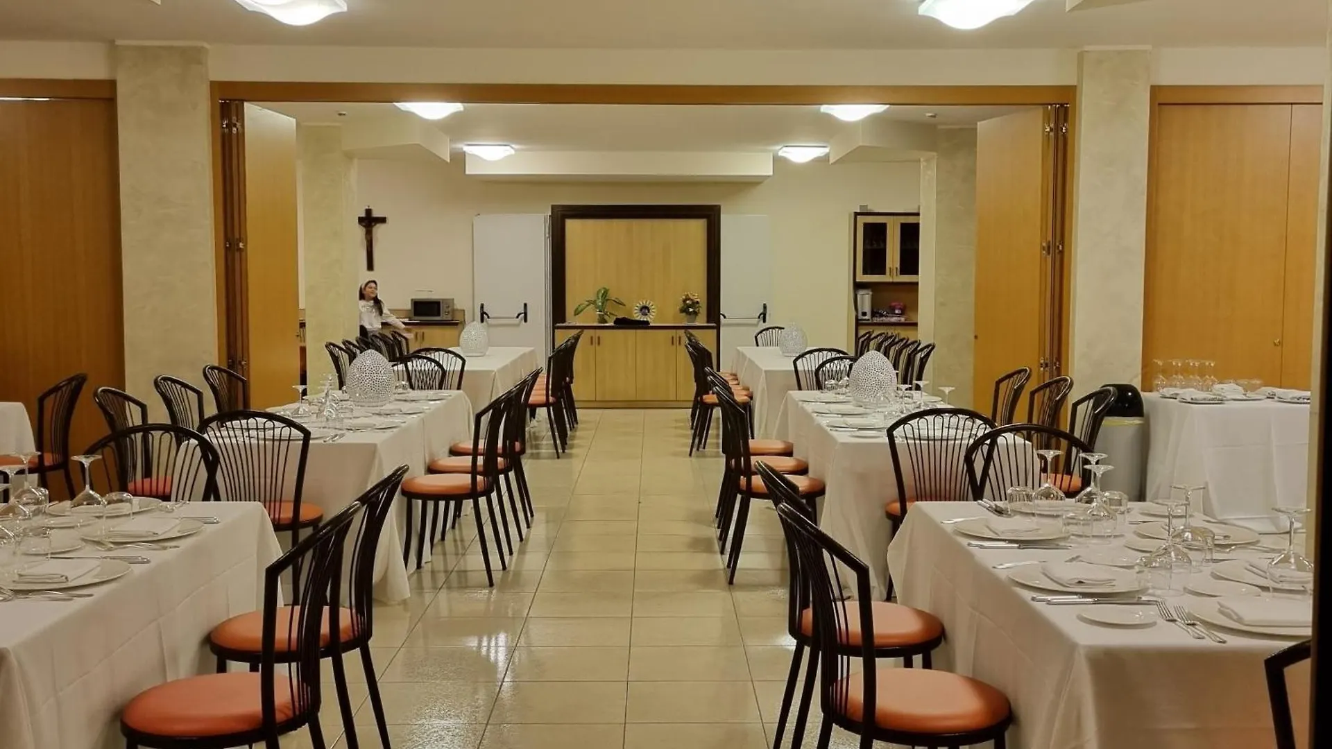 Casa Di Ospitalita Religiosa San Francesco D'Assisi - Ba Hotell Bari Italien